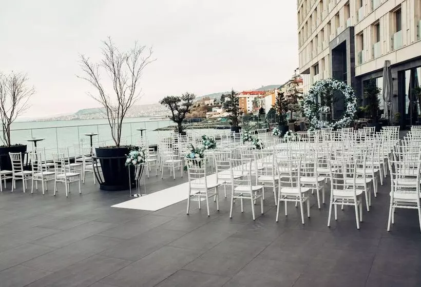 Hotel Doubletree By Hilton Trabzon