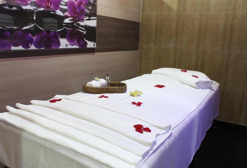 Отель Gateway Grandeur