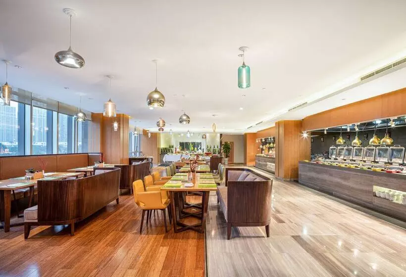 Отель Hilton Garden Inn Chengdu Huayang