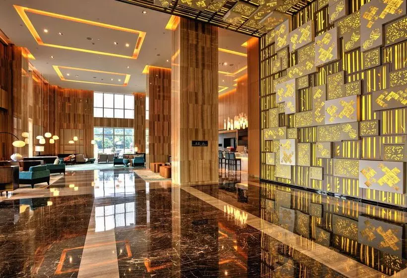 Отель Hilton Garden Inn Chengdu Huayang