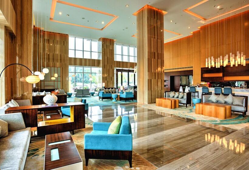 Отель Hilton Garden Inn Chengdu Huayang