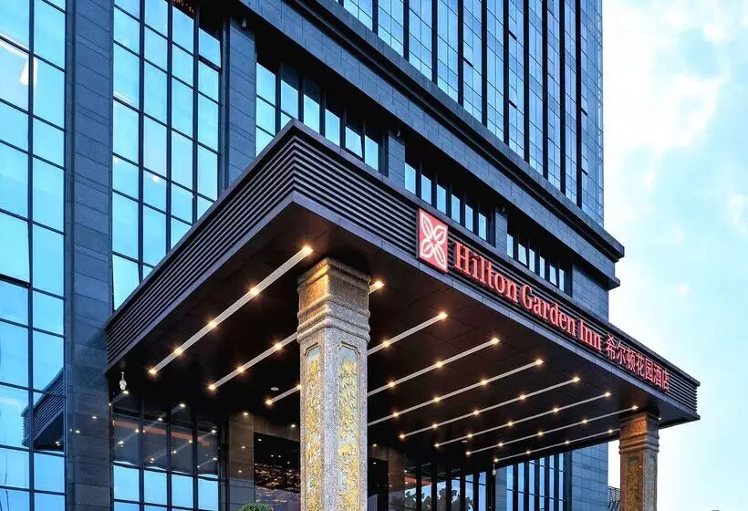 Отель Hilton Garden Inn Chengdu Huayang