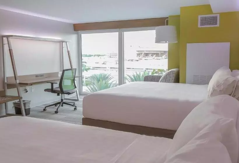 هتل Holiday Inn Express & Suites Miami Airport East, An Ihg