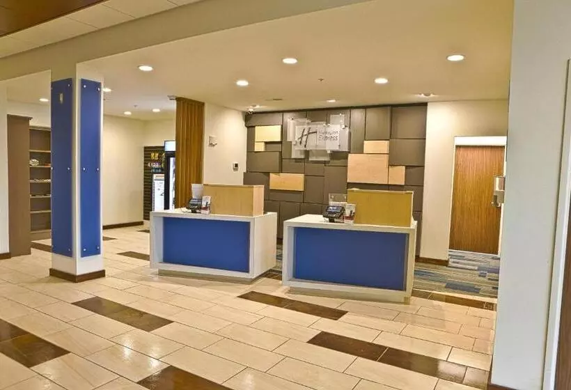 בית מלון כפרי Holiday Inn Express & Suites Monroe, An Ihg