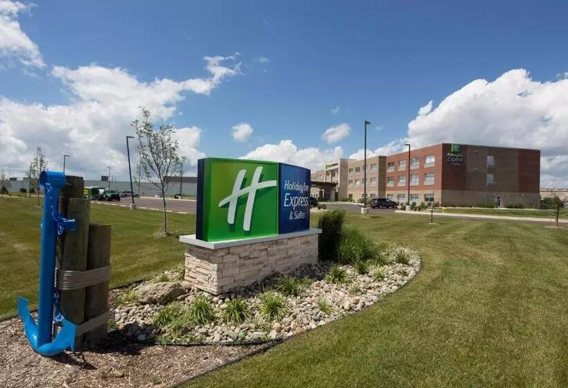 בית מלון כפרי Holiday Inn Express & Suites Monroe, An Ihg