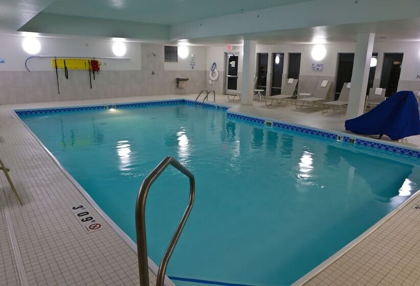 בית מלון כפרי Holiday Inn Express & Suites Monroe, An Ihg