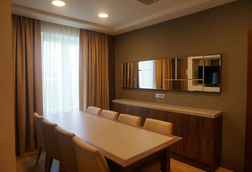 בית מלון כפרי Nesterov Plaza