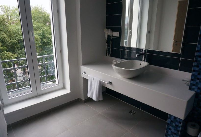 בית מלון כפרי Nesterov Plaza