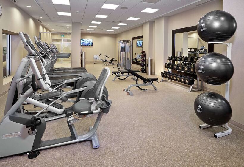 هتل Homewood Suites By Hilton Halifax Downtown