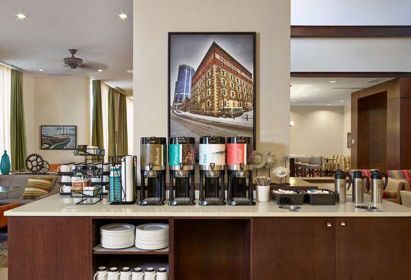 هتل Homewood Suites By Hilton Halifax Downtown