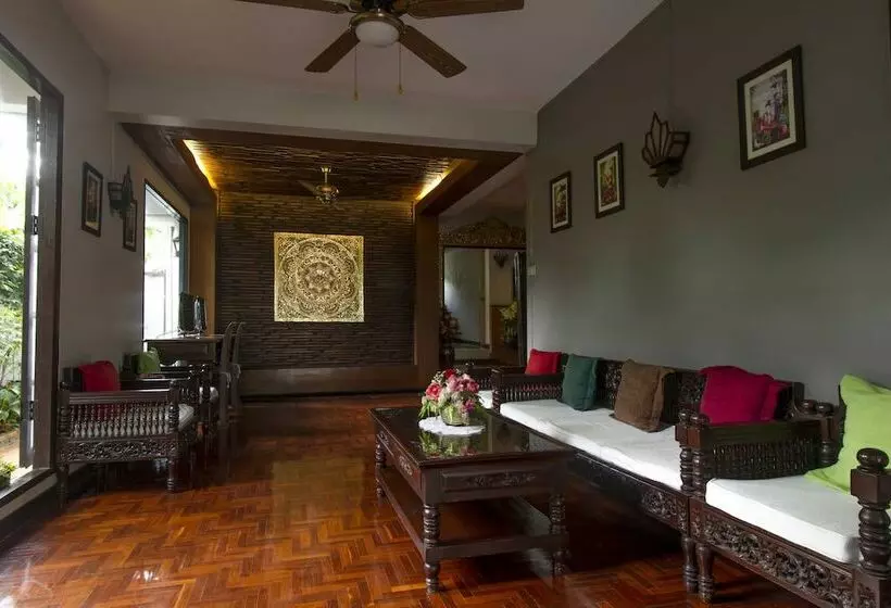 בית מלון כפרי Rachamankha Flora House