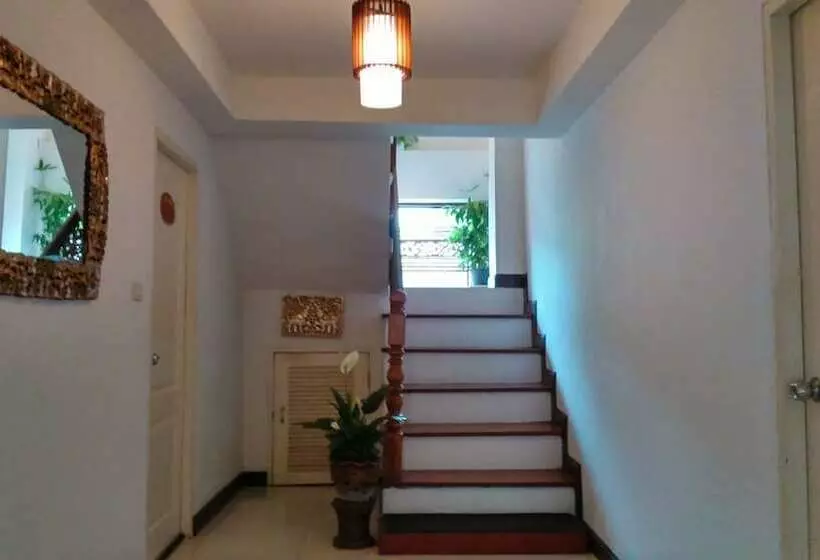 בית מלון כפרי Rachamankha Flora House