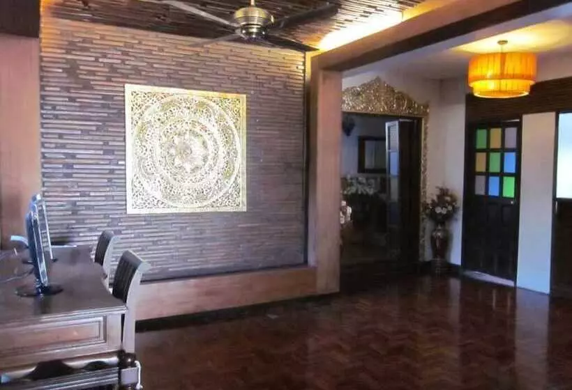 בית מלון כפרי Rachamankha Flora House