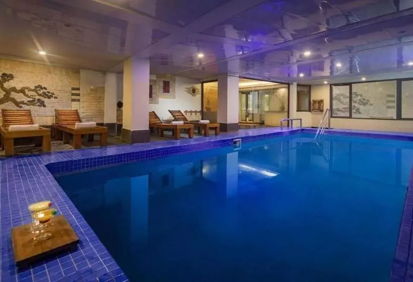 Hotelli Sunny Mountain