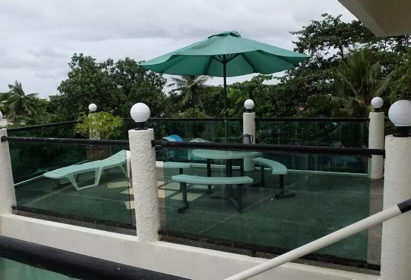 בית מלון כפרי Turtle Inn Resort