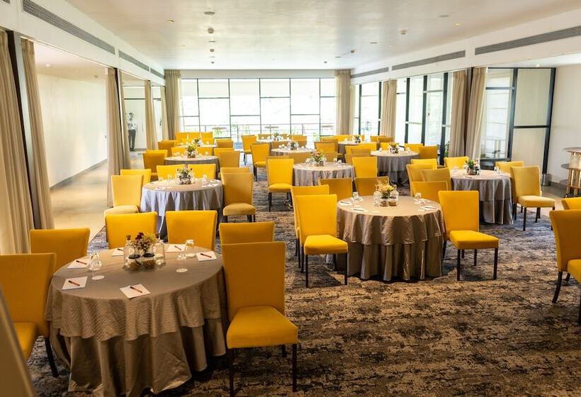 Avataara Resort & Spa