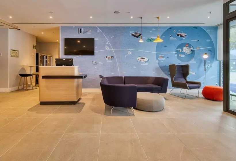 Hotelli Holiday Inn Express Madrid Airport, An Ihg