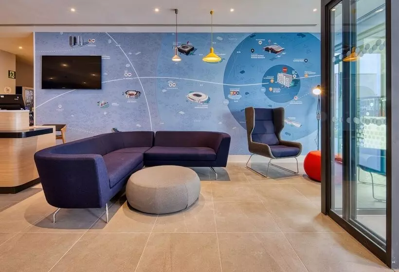 Hotelli Holiday Inn Express Madrid Airport, An Ihg