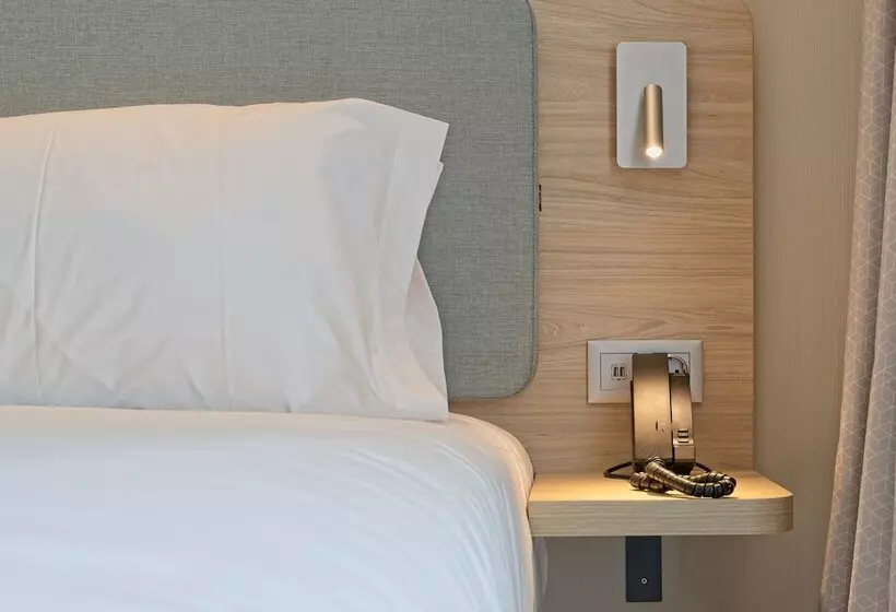 Hotelli Holiday Inn Express Madrid Airport, An Ihg