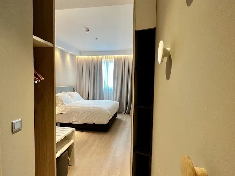 Hotelli Holiday Inn Express Madrid Airport, An Ihg