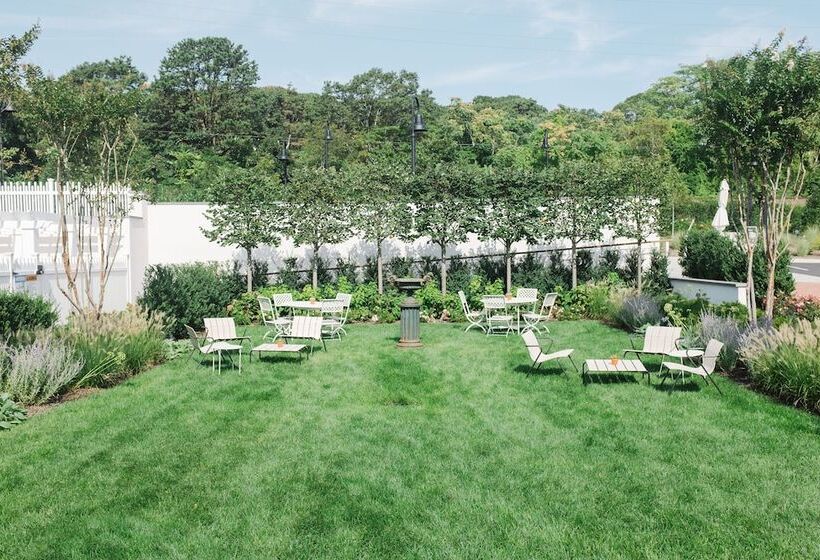 בית מלון כפרי Canoe Place Inn & Cottages