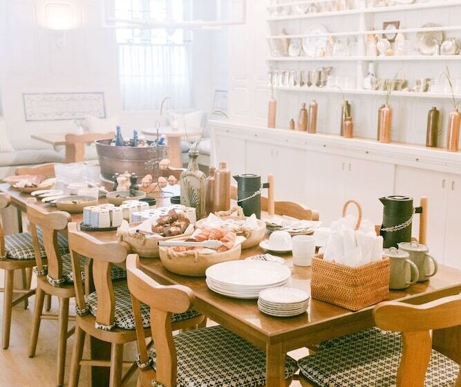 בית מלון כפרי Canoe Place Inn & Cottages