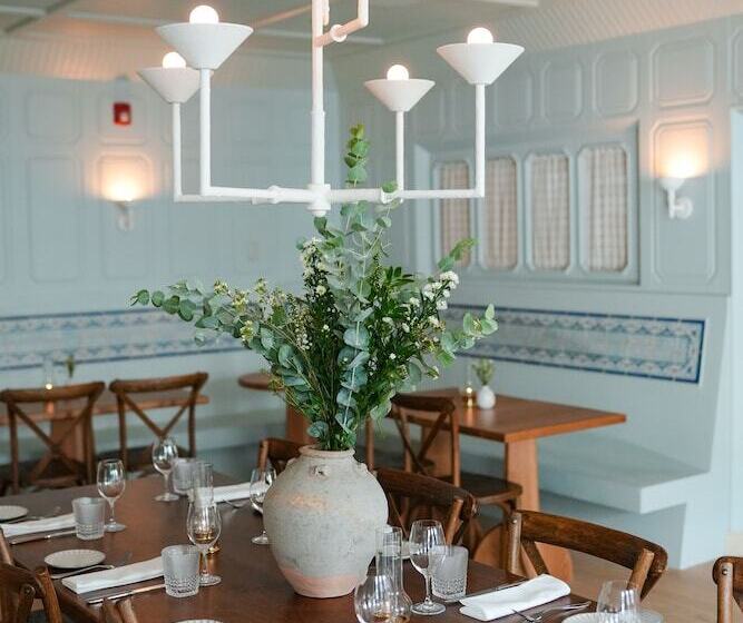 בית מלון כפרי Canoe Place Inn & Cottages