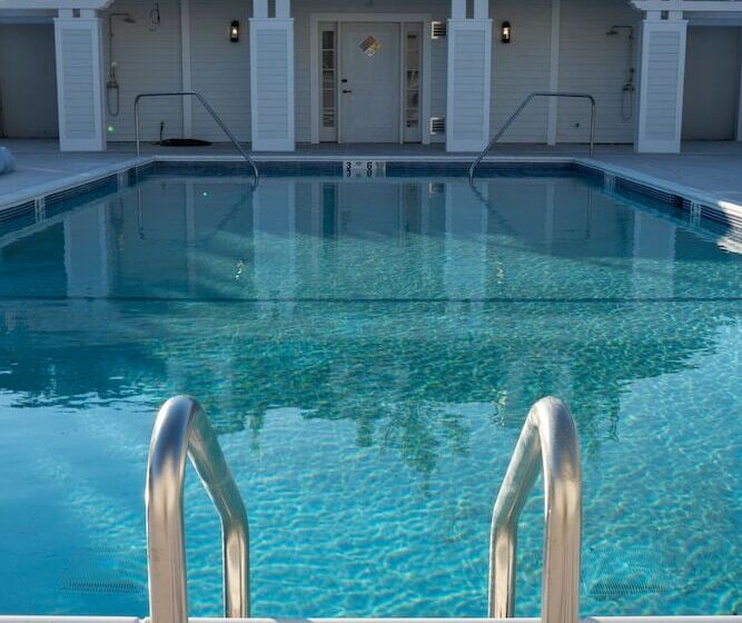 בית מלון כפרי Canoe Place Inn & Cottages