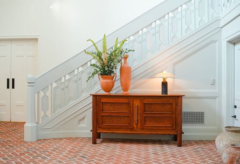 בית מלון כפרי Canoe Place Inn & Cottages