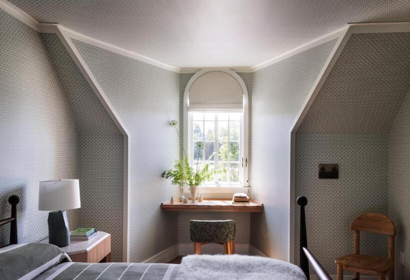 בית מלון כפרי Canoe Place Inn & Cottages