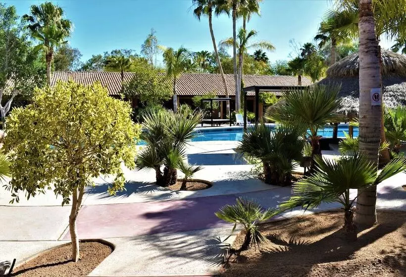 Hotelli Hacienda Monarcas Resort