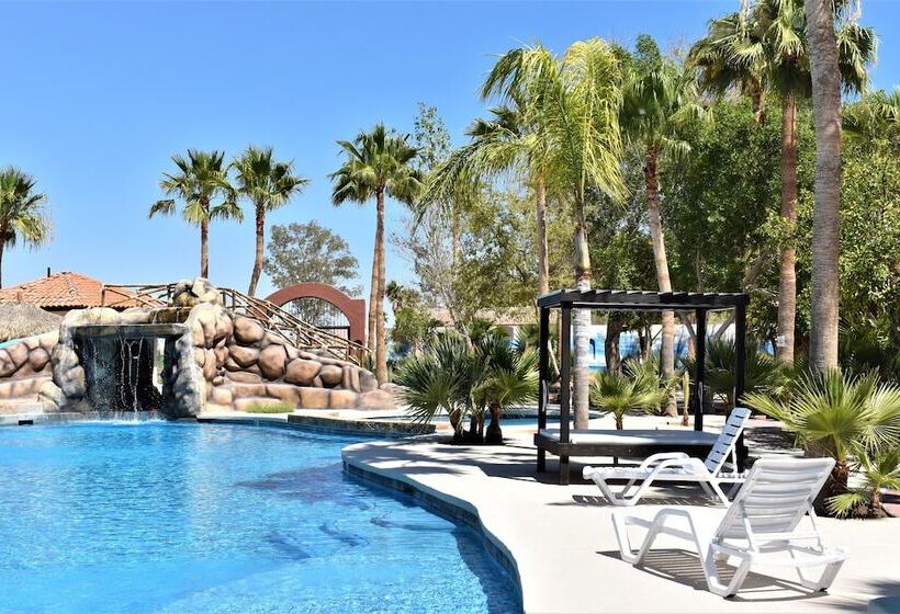 فندق Hacienda Monarcas Resort