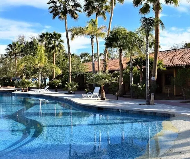 Hotelli Hacienda Monarcas Resort