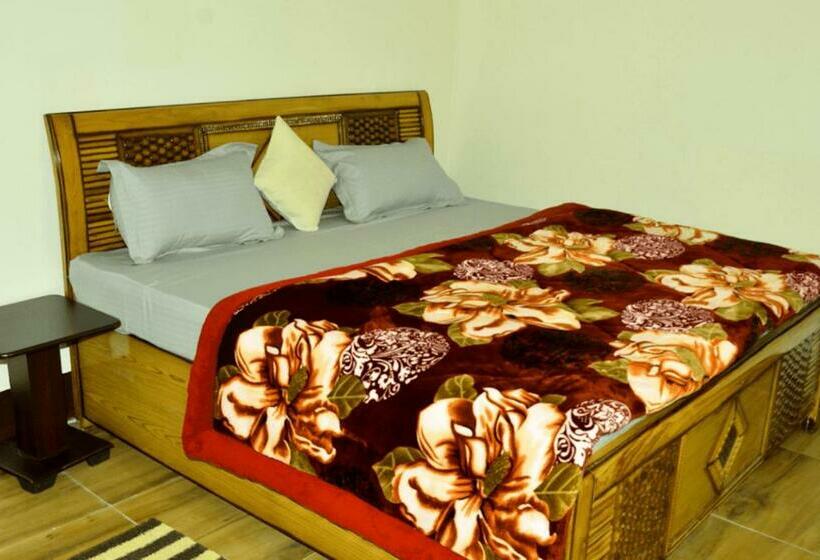 בית מלון כפרי Snow Hills Resort