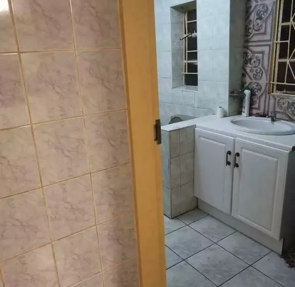 ペンション Lamavuso Guesthouse