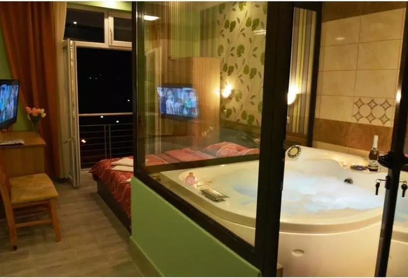 ユースホステル Live Inn Bulgaria Town Svishtov