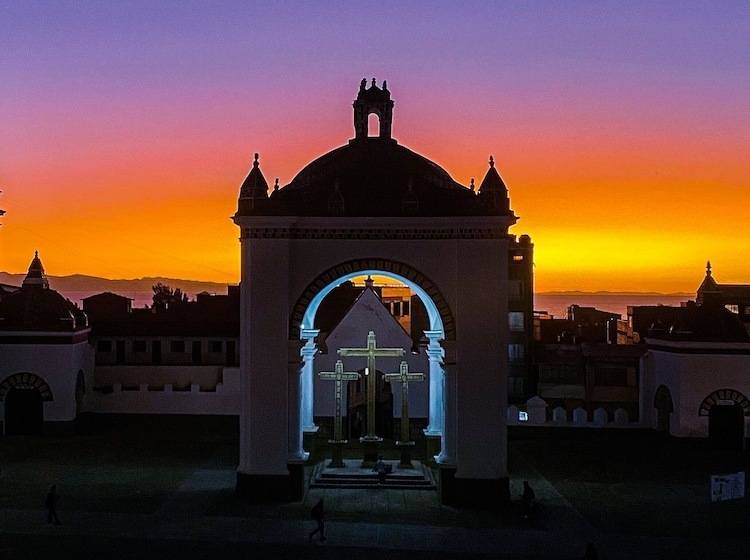 هتل Mia Posada Copacabana