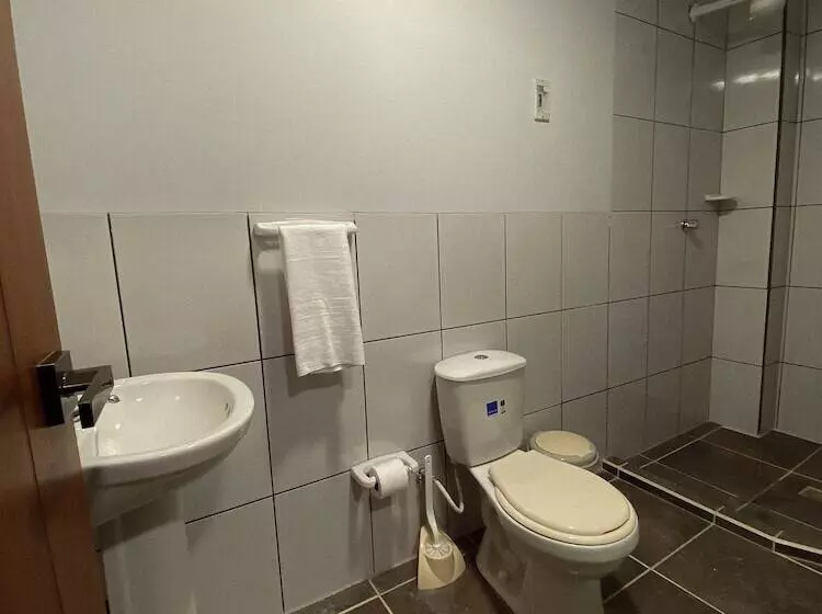 هتل Mia Posada Copacabana