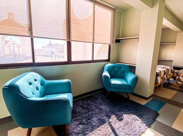 هتل Mia Posada Copacabana