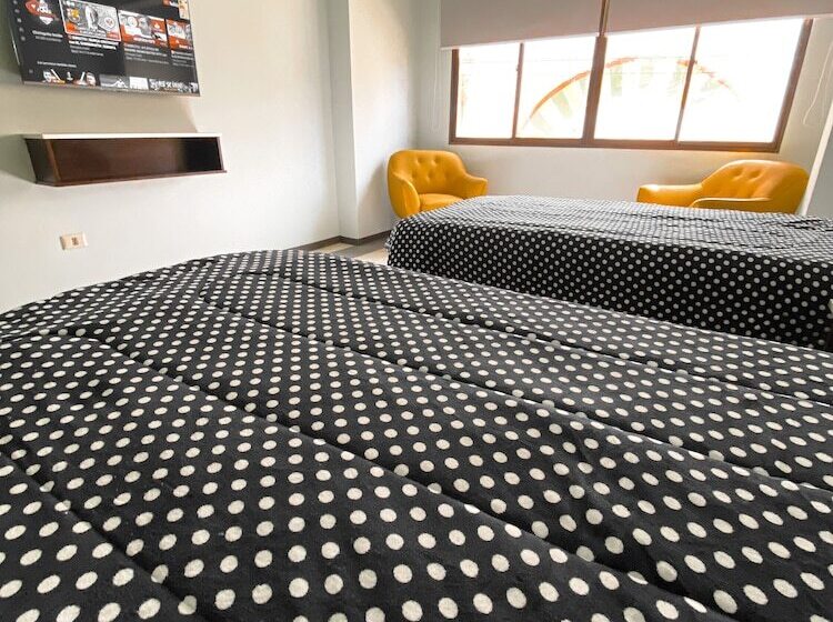 هتل Mia Posada Copacabana