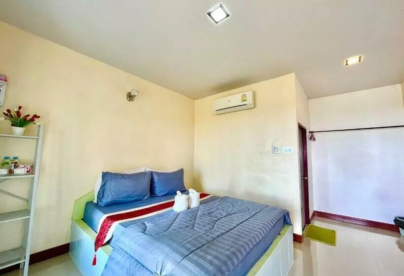 Lomakeskus Ava Beach Pakbara