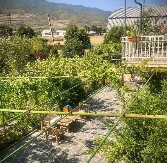 تختخواب و صبحانه Ekas Rosengarten