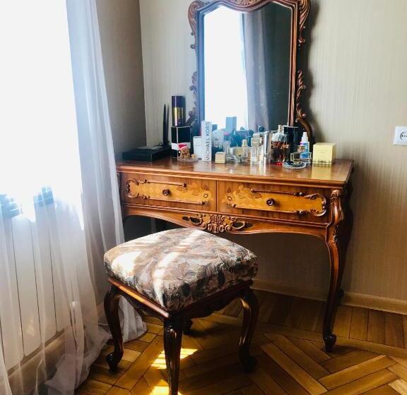 تختخواب و صبحانه Ekas Rosengarten