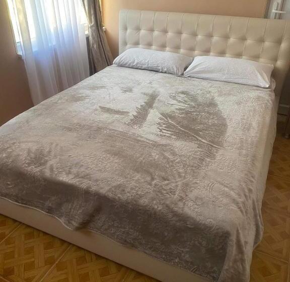 تختخواب و صبحانه Ekas Rosengarten