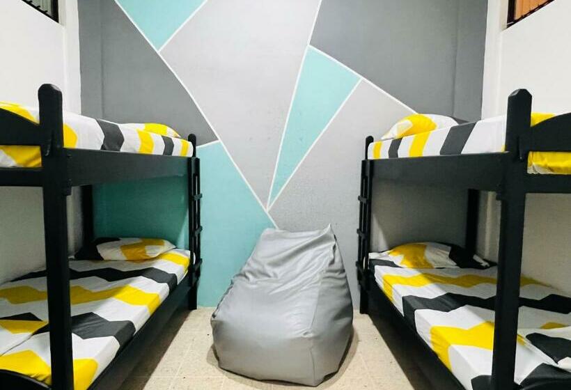 Отель Adventure Lodge