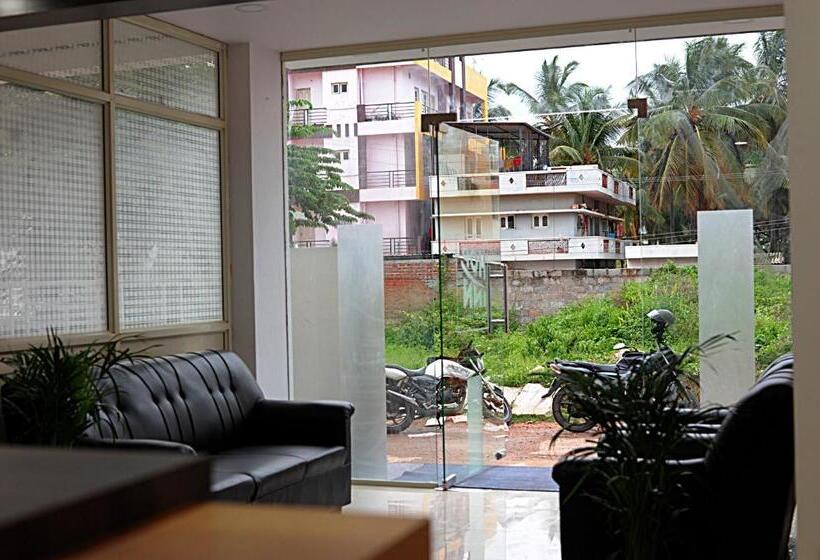 هتل Airport Bliss Boutique