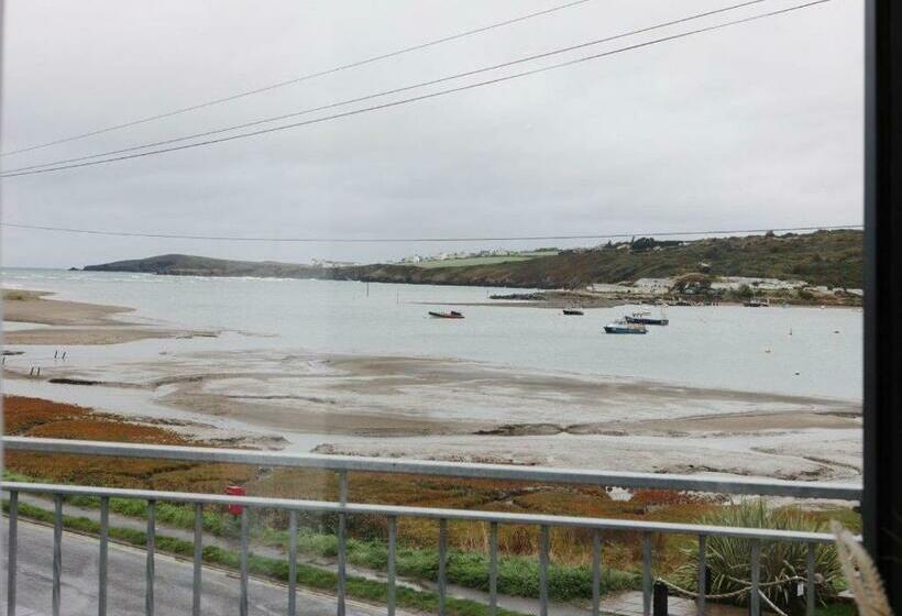 호텔 The Teifi Waterside