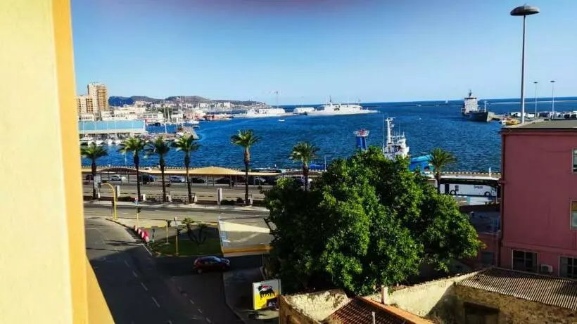 ペンション Affittacamere Aiosardegna Al Porto