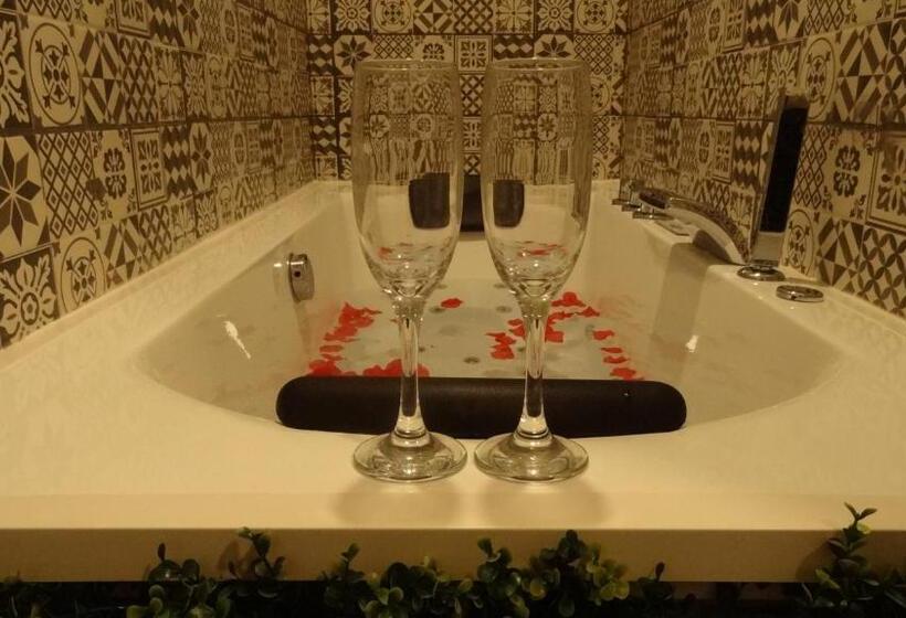 پانسیون Cozy Rooms Bañera Hidromasaje