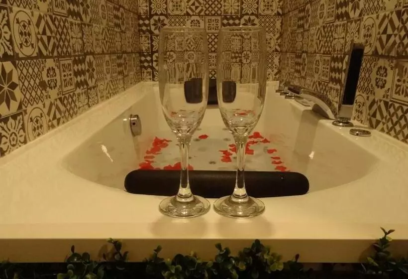 ペンション Cozy Rooms   Bañera Hidromasaje